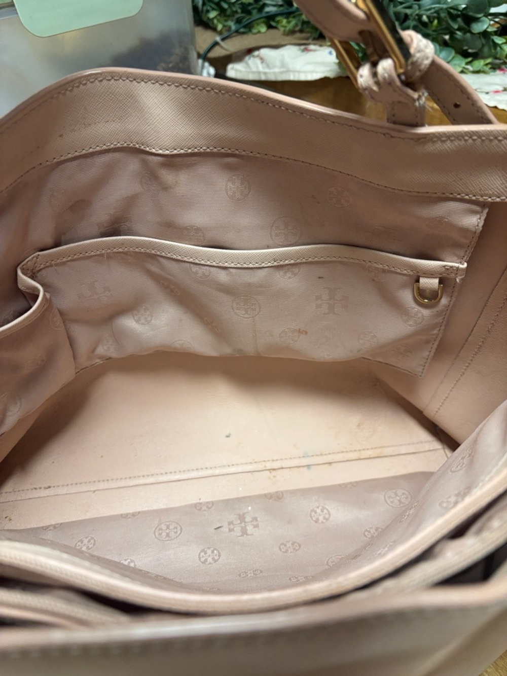 Tory Burch large Blush Leather Tote with Gold Logo   see video - Picture 10 of 17